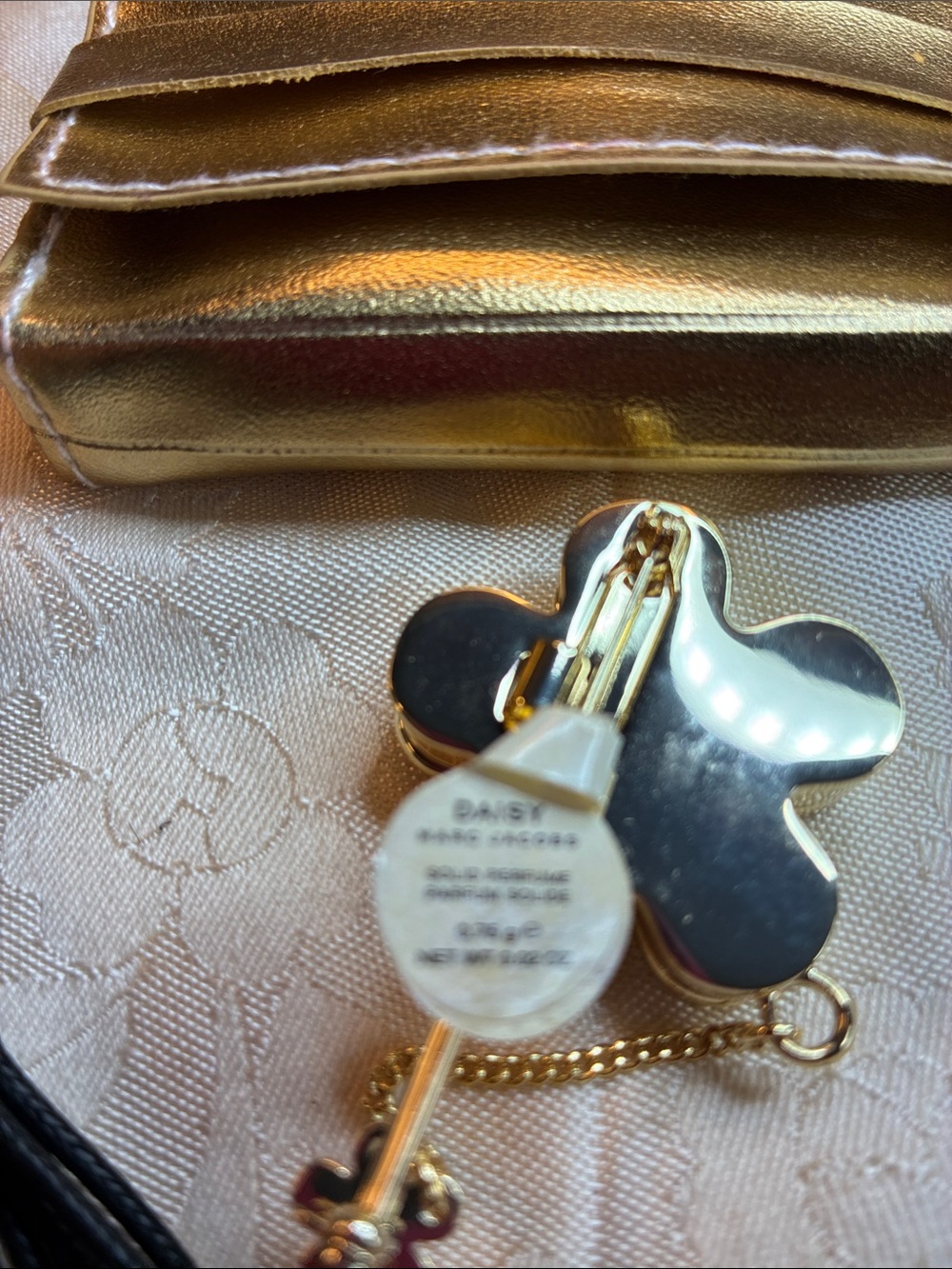 Marc Jacobs Gold Floral Key & Card Holder with solid perfume brooch - Picture 3 of 6